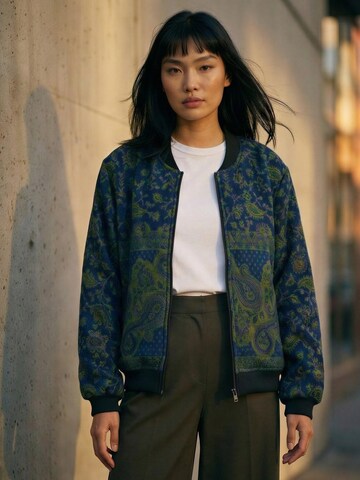 Shop Karey Winterjacke 'KAMAL BOMBER JACKET GREEN AND BLUE'‌‌‌‌‌‌‌‌ in Grün