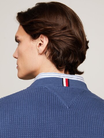 TOMMY HILFIGER Svetr – modrá