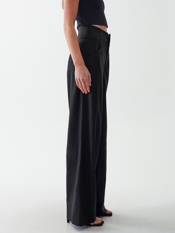 Calli Loose fit Trousers 'EVE' in Black