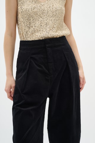 InWear Loose fit Pleat-front trousers 'Rikka Barrel' in Black