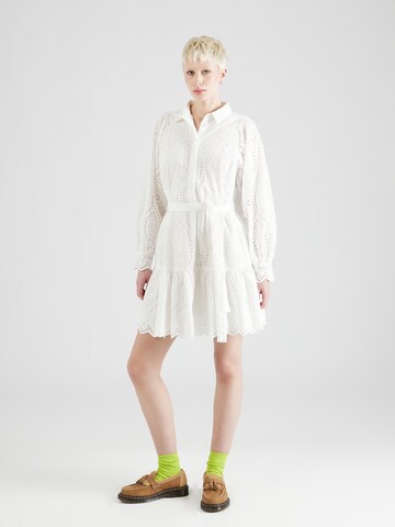 Robe-chemise 'HOLI' Y.A.S en blanc : devant