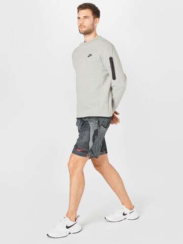 Nike Sportswear Sweatshirt 'Tech Fleece' in Grijs