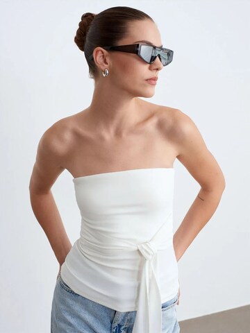 Top di Dilvin in bianco