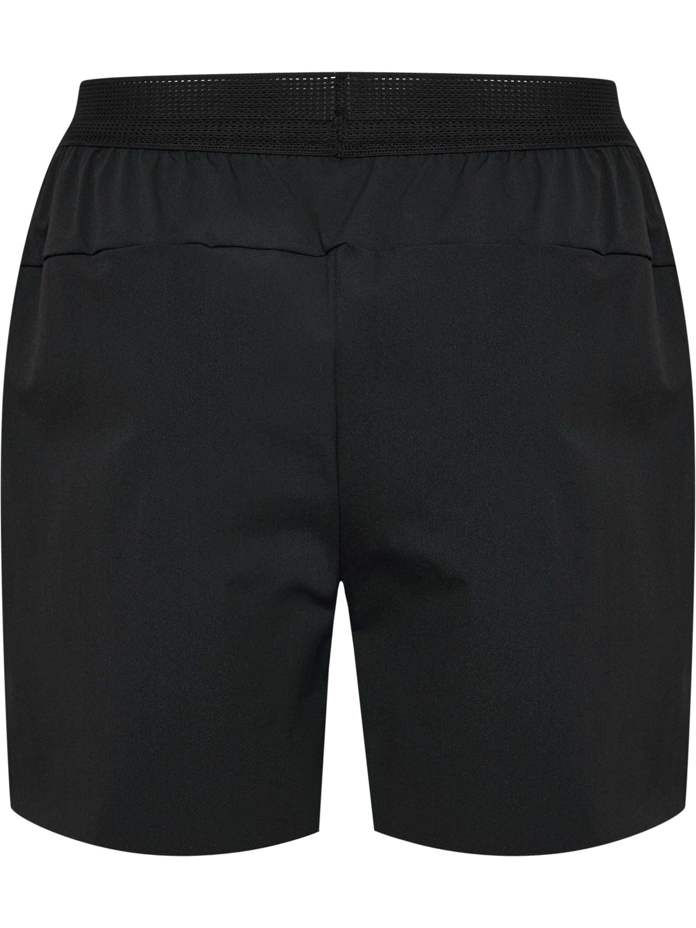 Hummel Regular Shorts in Schwarz