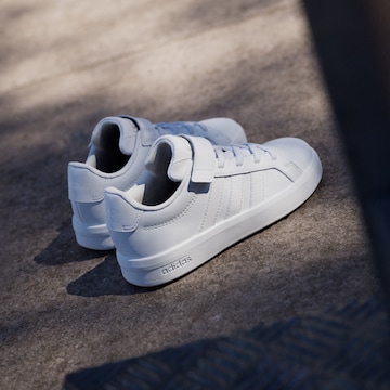 ADIDAS SPORTSWEAR Tenisky 'Grand Court 3.0' - Biela
