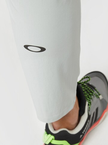 Coupe slim Pantalon de sport OAKLEY en gris