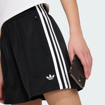 ADIDAS ORIGINALS Loosefit Shorts 'Firebird' in Schwarz