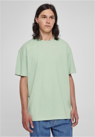 Urban Classics - Camisa 'Heavy Oversized Tee' em verde: frente