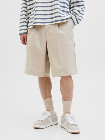 JACK & JONES Loose fit Pleat-front trousers in Beige: front