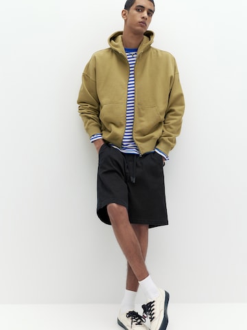Pull&Bear Loosefit Housut värissä musta