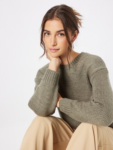 ABOUT YOU Sweater 'Tela' in Green