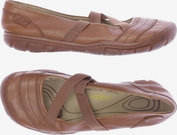 KEEN Flats & Loafers in 37,5 in Brown: front