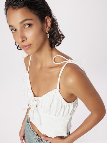 Top 'Moa' di Gina Tricot in bianco