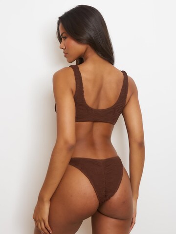 Triangolo Top per bikini 'Scrunch Knot' di Moda Minx in marrone