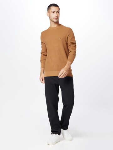 TOMMY HILFIGER Sweter w kolorze brązowy