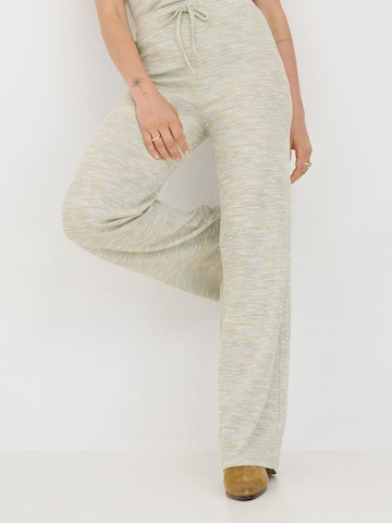 Loosefit Pantalon 'Lia' ABOUT YOU x Sofia Tsakiridou en beige : devant