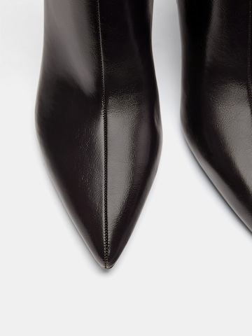 Pull&Bear Nilkkurit värissä ruskea