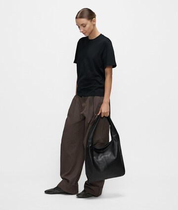Liebeskind Berlin Shoulder bag in Black: front