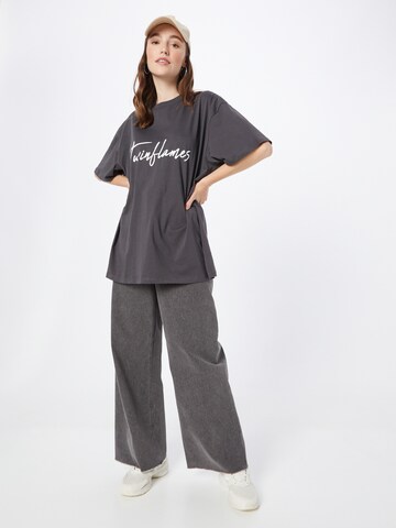 Gina Tricot T-Shirt 'Brandie' in Grau