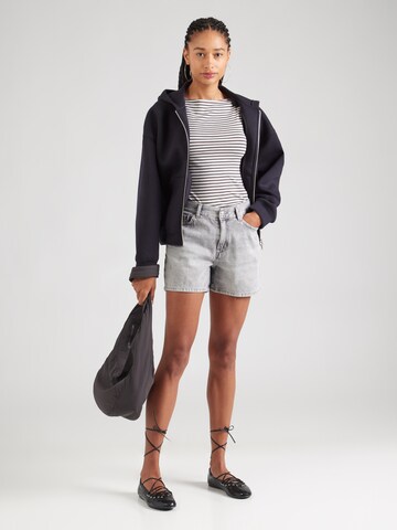 ONLY Regular Shorts 'ONLElla' in Grau
