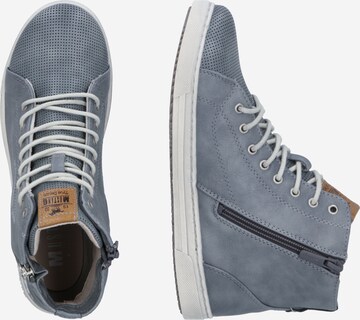 Sneaker alta di MUSTANG in blu