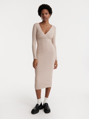 EDITED Klänning 'LIORA' i beige