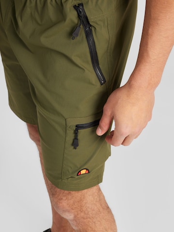 regular Pantaloni cargo 'Bullseye' di ELLESSE in verde