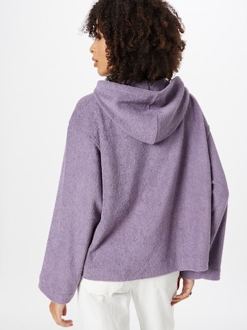 Sweat-shirt 'Arina' WEEKDAY en violet