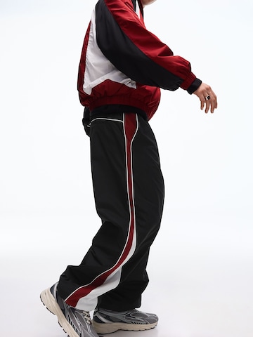 Bershka Zúžený strih Nohavice - Čierna