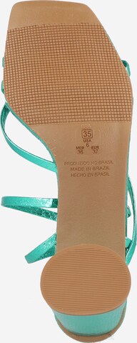 Flip-flops de la Oasis pe verde