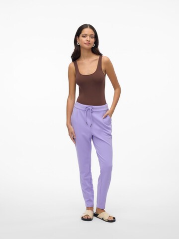 Tapered Pantaloni 'ZAMIRAEVA' de la VERO MODA pe mov: față
