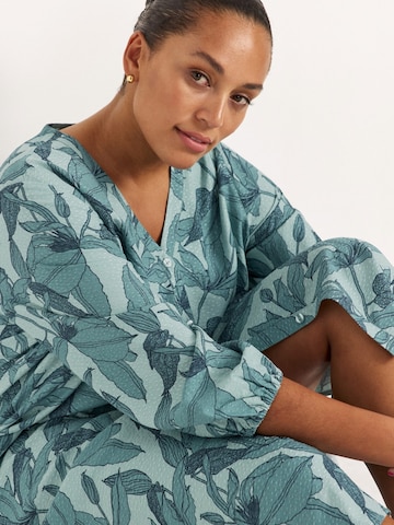 Robe Cellbes of Sweden en bleu