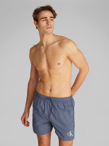 Calvin Klein Swimwear Badeshorts i blå: forside