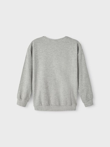 NAME IT Sweatshirt 'FYR' in Grau