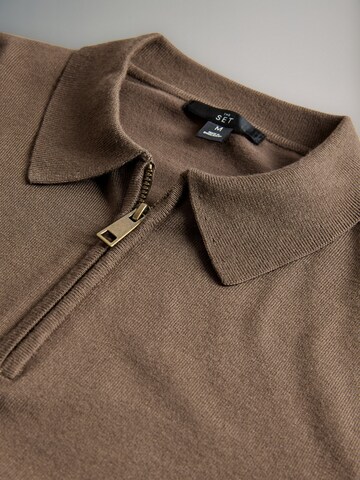 The SetPulover - smeđa boja