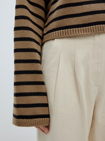 Pullover 'Devi' di EDITED in marrone