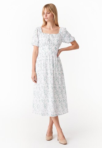 Usha - Vestido em branco: frente