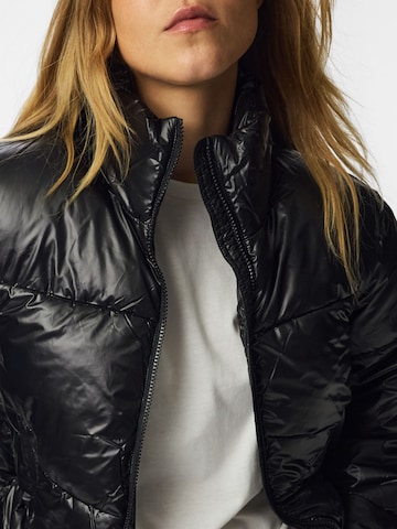 PIECES Übergangsjacke in Schwarz