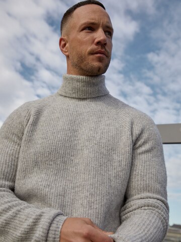 DAN FOX APPAREL Sweater 'Diego' in Grey