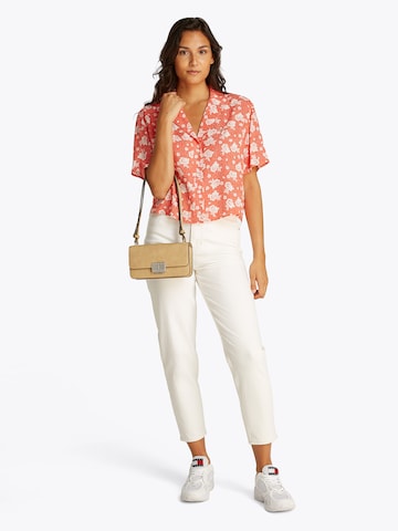 Tommy Jeans - Bolso de hombro 'FASHIONISTA' en beige: frente