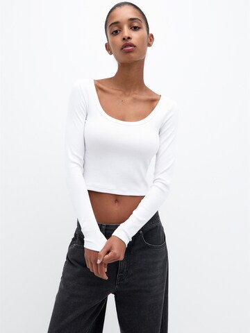 Pull&Bear Shirt in Black: front