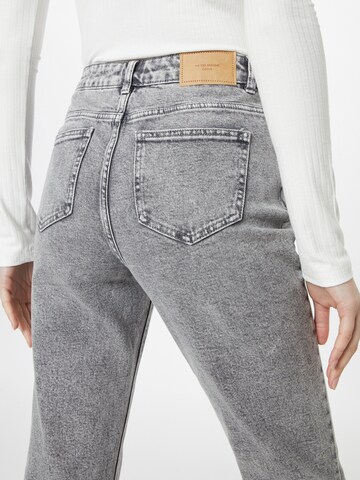 VERO MODA Regular Jeans 'Brenda' in Grijs