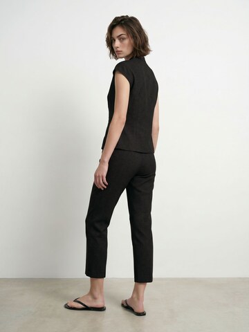 HYPEDROP - regular Pantalón de pinzas 'Elvira' en negro