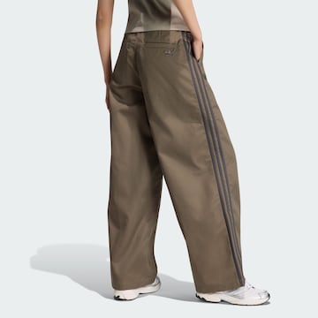 ADIDAS ORIGINALS - Loosefit Pantalón en marrón