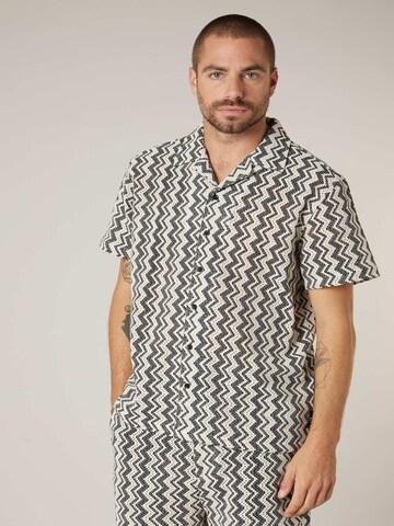 Deeluxe Regular Fit Hemd 'Badoxy' in Schwarz: Vorderseite