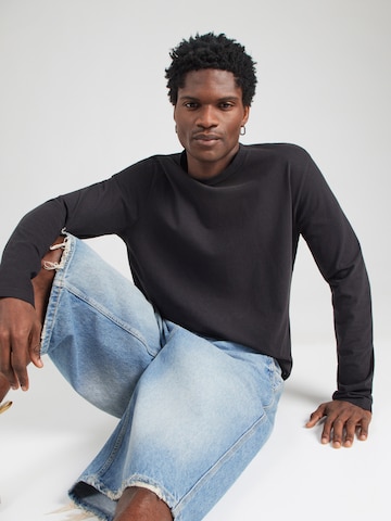 QS Shirt in Black: front