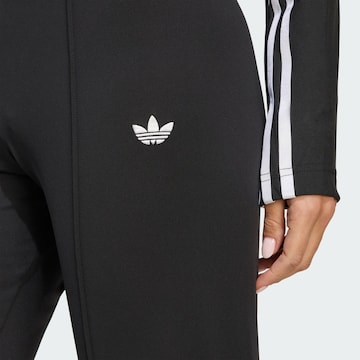 évasé Pantalon ADIDAS ORIGINALS en noir