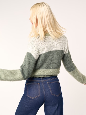 ABOUT YOU x Laura Giurcanu Sweater 'Nia' in Green