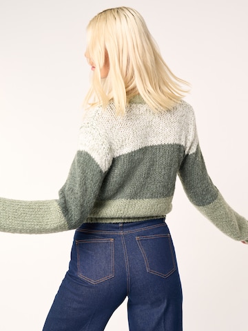 Pull-over 'Nia' ABOUT YOU x Laura Giurcanu en vert