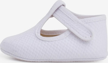 Chaussure basse Pisamonas en blanc : devant